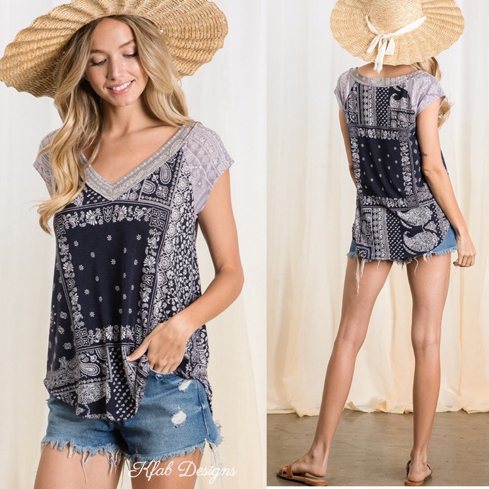 ❤️LAST 1! V Neck Paisley Cap Sleeve Raw Edge Top! - Picture 1 of 10